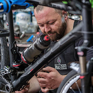 Zura's Bike Shop logo