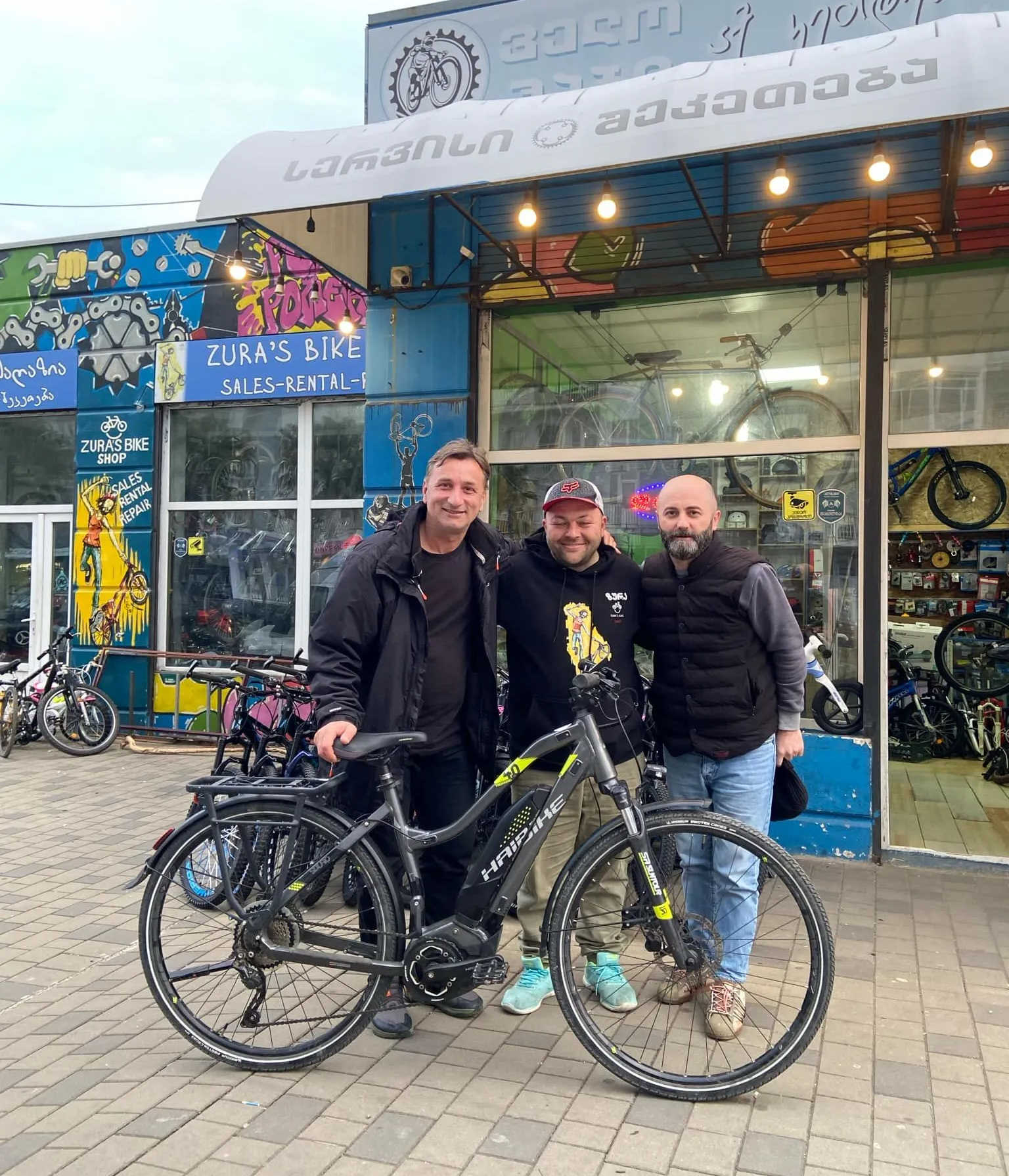 ლადო აფხაზავას ველოსიპედი აჩუქეს