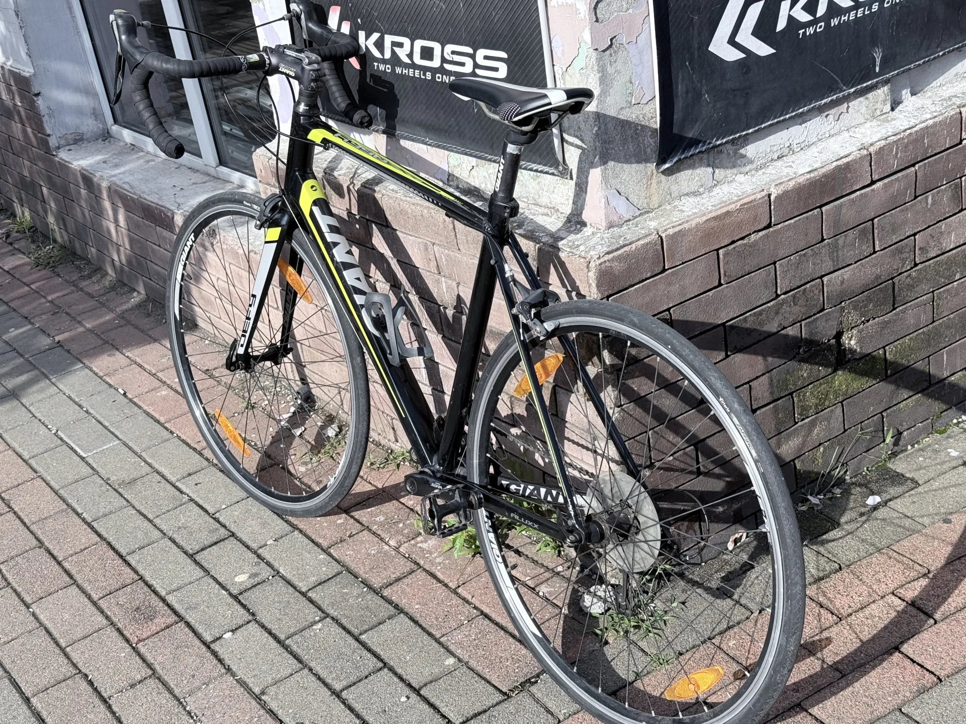 იყიდება ველოსიპედი Giant Defy