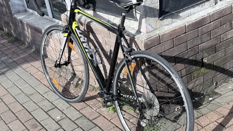 იყიდება ველოსიპედი Giant Defy