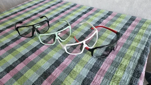 იყიდება ფოტოქრომული სათვალე